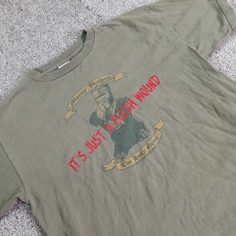 Vintage Monty Python Holy Grail Flesh Wound Knight Graphic T-Shirt Olive Medium